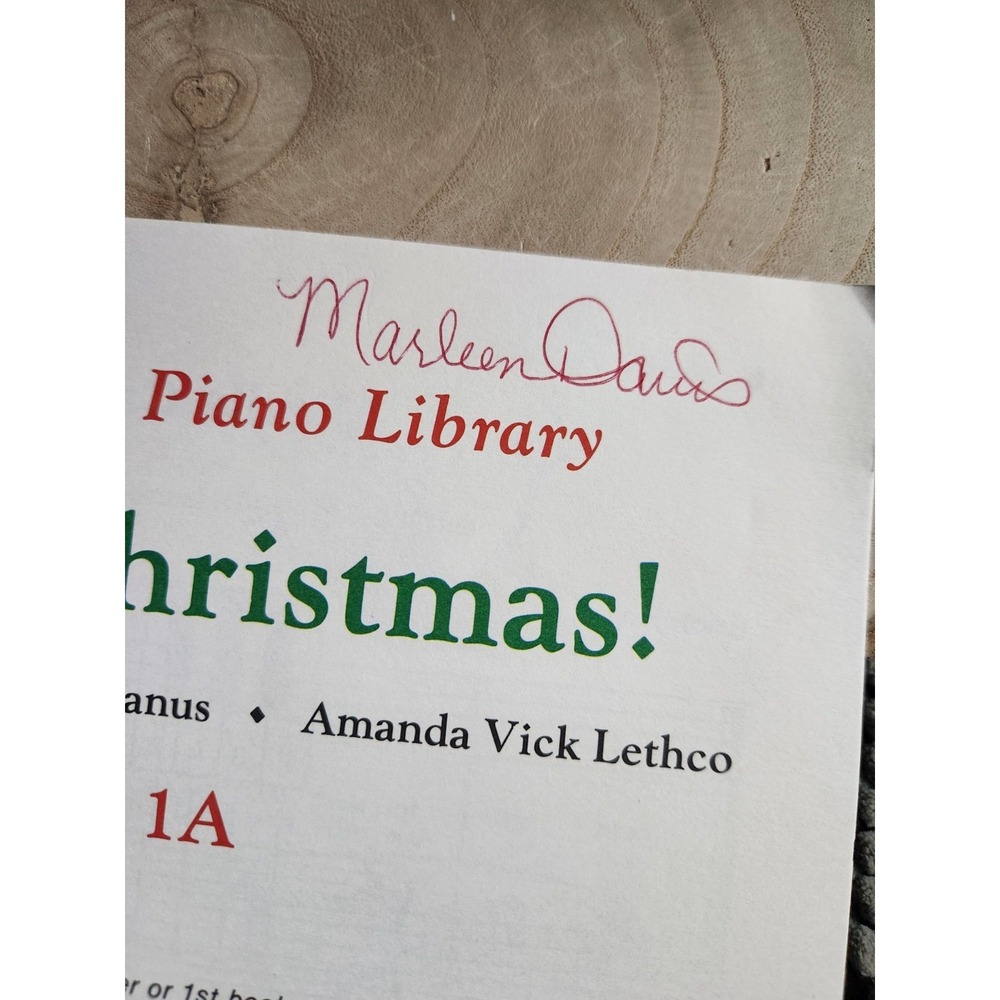 Alfred's Basic‎ Piano Course: Merry Christmas! Book 1A - Picture 3 of 3